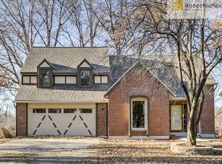 8114 Parkhill Rd, Lenexa, KS 66215