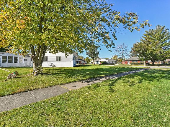 4th image of 275 Blackhawk Dr