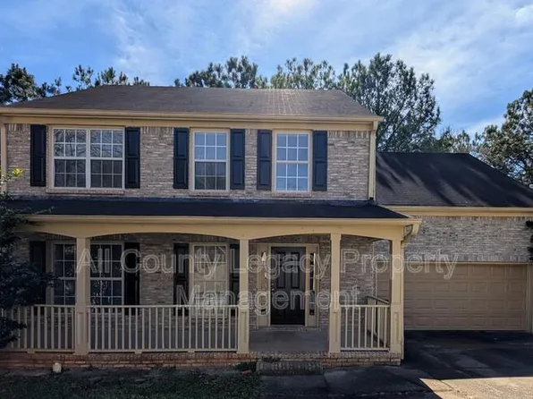 605 Castlebrooke Dr, Lawrenceville, GA 30045