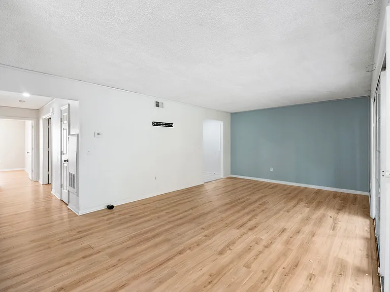 4160 Versailles Dr #4160D — Photo 4