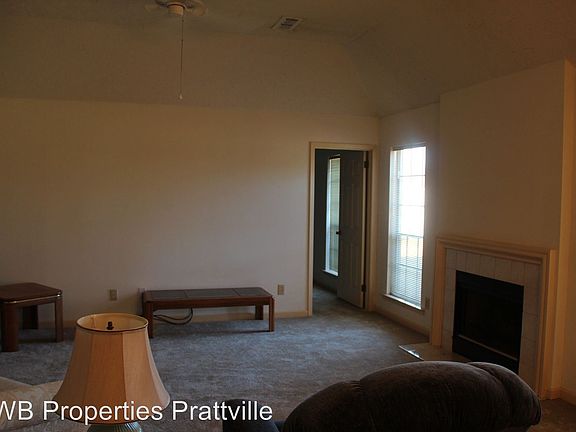 3rd image of 6610 Larkspur Ct