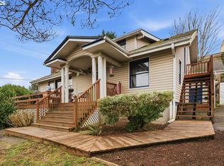 706 W B St, Rainier, OR 97048