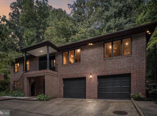 3909 30th St N, Arlington, VA 22207