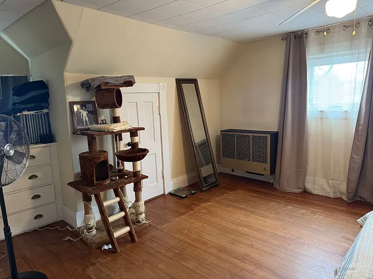 137-139 N Main St — Photo 5