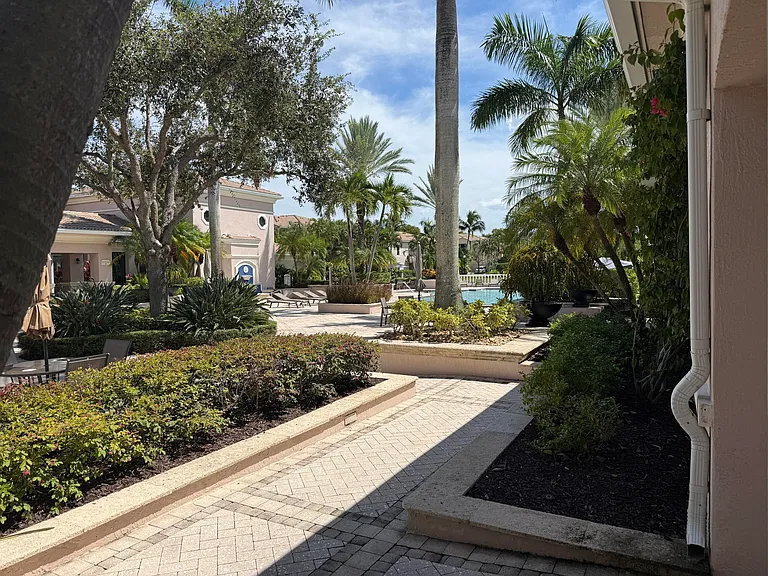 3020 Alcazar Pl #303 — Photo 48