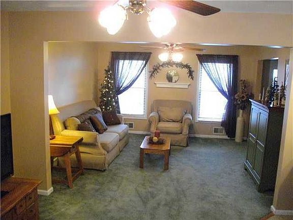 4th image of 6 Glidden Cir