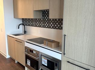 1200 Dundas St W #318, Toronto, ON M6J1X4