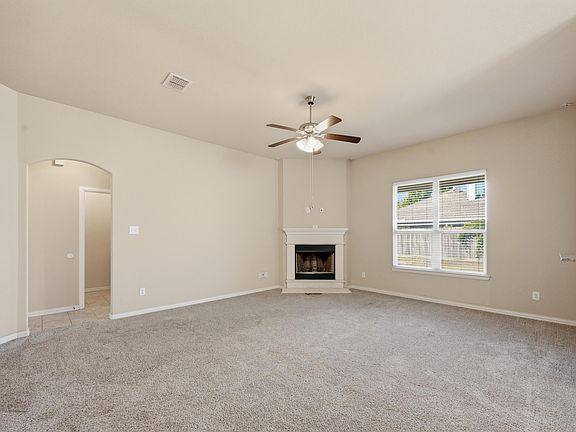 3rd image of 717 Jennie Marie Cir