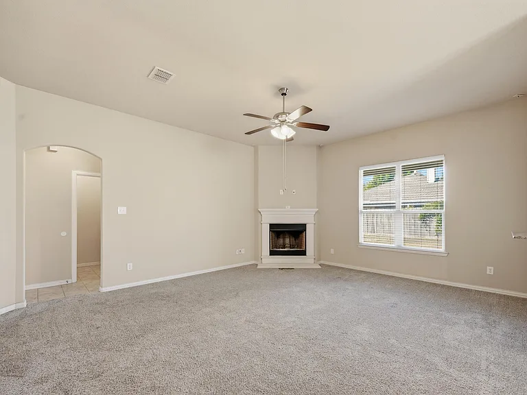 717 Jennie Marie Cir — Photo 3