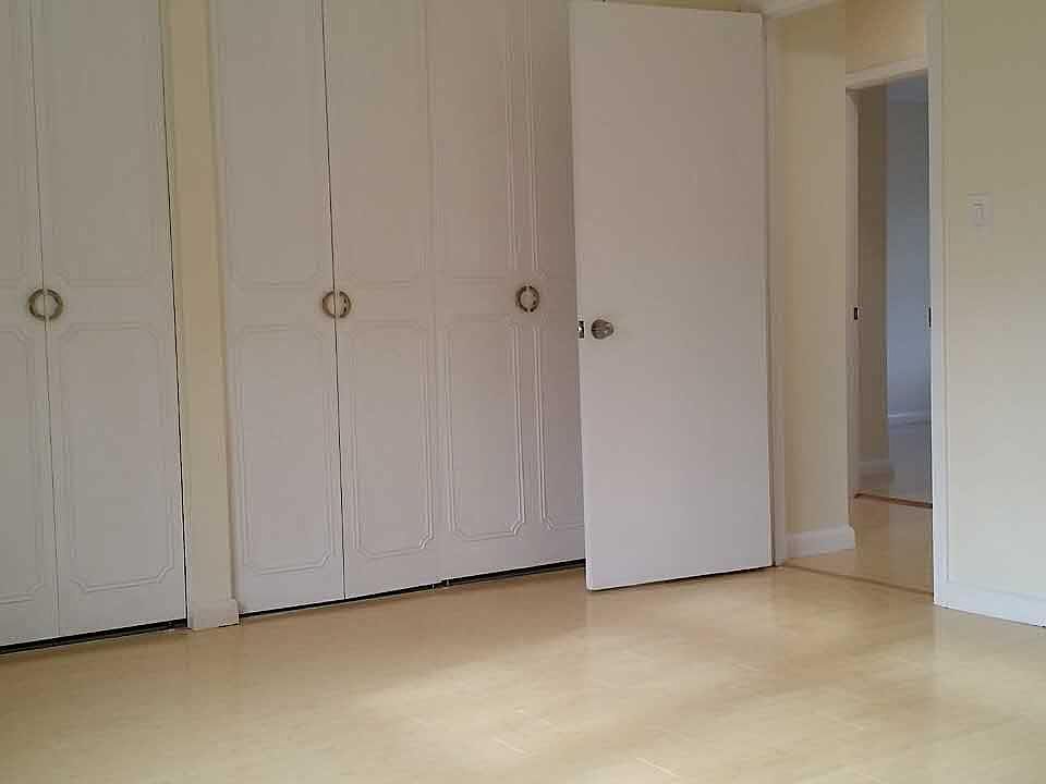 2nd image of 196 Lake Shore Rd #4