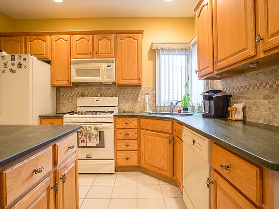 4th image of 3350 Rocky Ln
