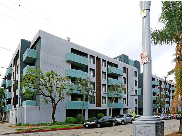Hollywood Terrace — Photo 1