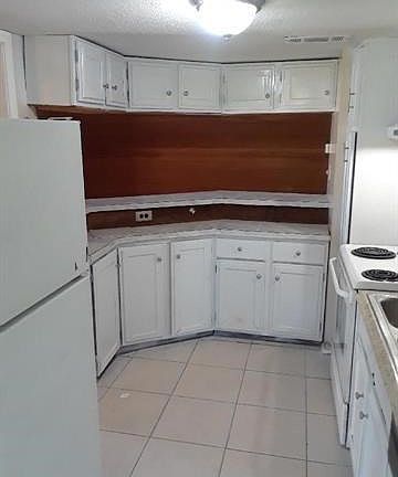 2nd image of 8015 Trapier Ave APT D