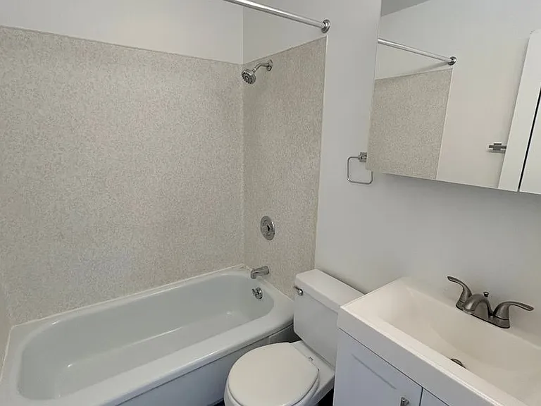 Village Vista Apartments — Photo 72