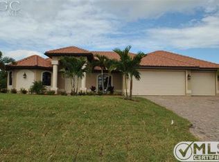 642 NE 5th Pl, Cape Coral, FL 33909