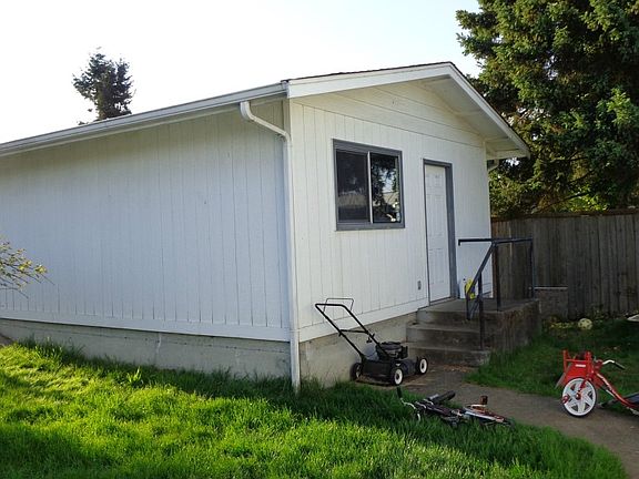 5th image of 7838 S Cushman Ave