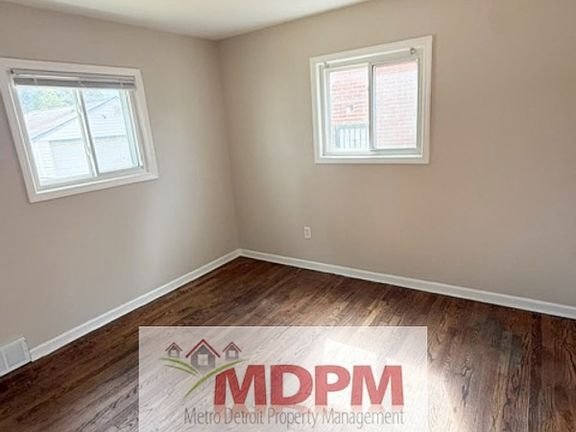 5th image of 2631 S Bassett St