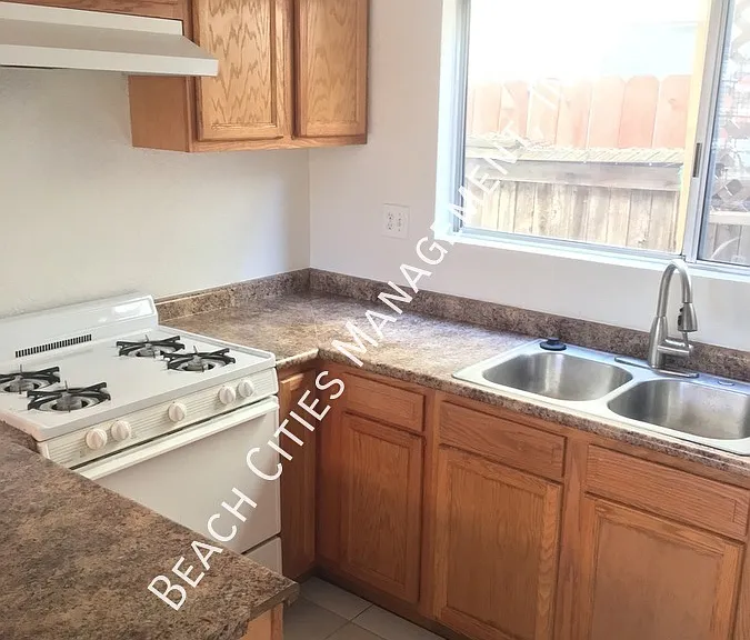 202 Elmira Ave — Photo 4