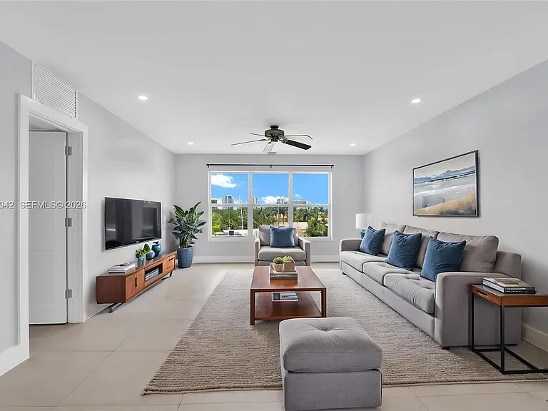 1770 E Las Olas Blvd #505 — Photo 3