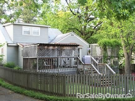 Back View
						:
						Viewing of upstairs / outdoor living space / Jacuzzi (will remain)