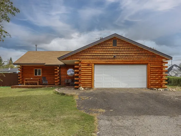 834 Minuteman Loop, North Pole, AK 99705