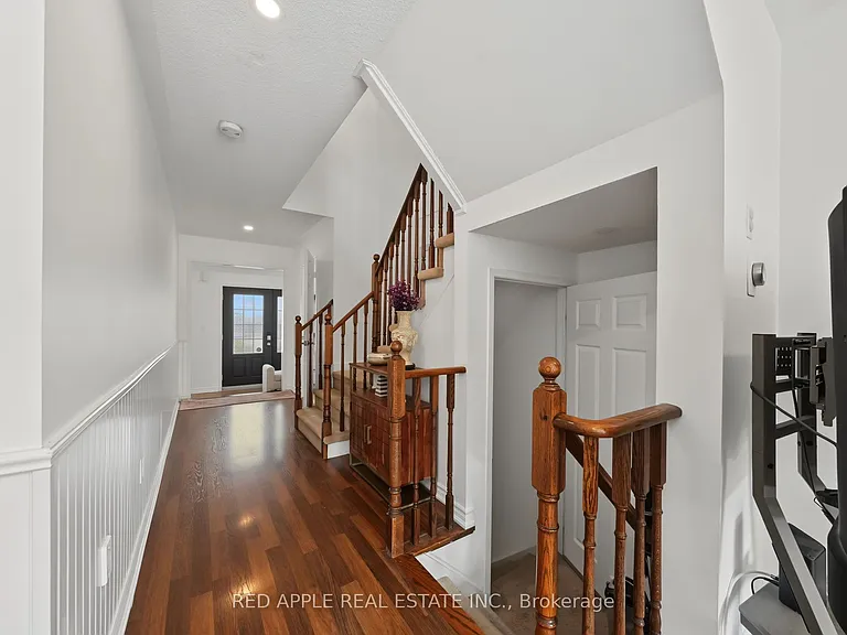 17 Booth St — Photo 20