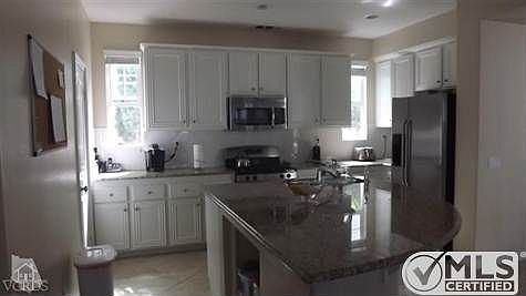 5th image of 8228 Quartz St