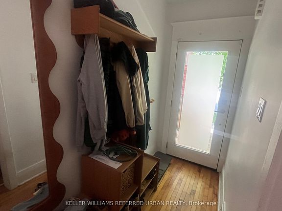 4th image of 335 Roehampton Ave