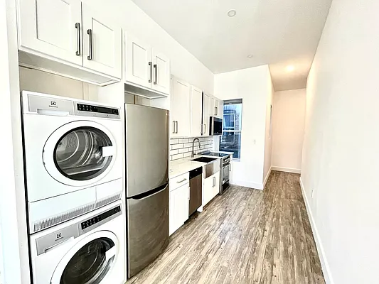 Rented by Pear NYC LLC | media 32