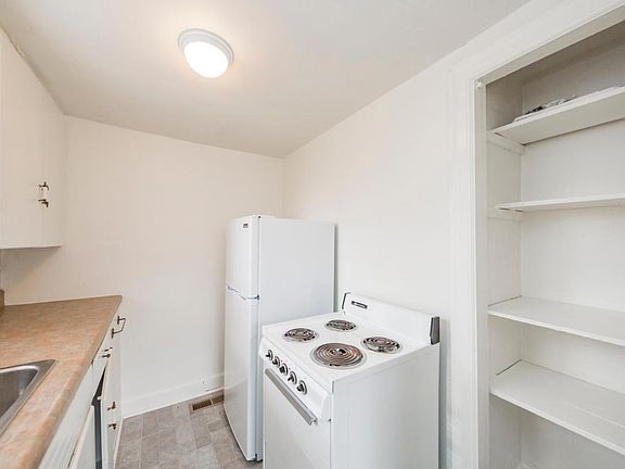 4th image of 2104 Jones Ave #B