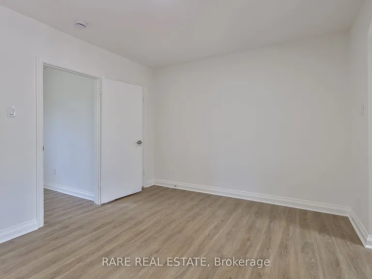 2367 1/2 Queen St E #B — Photo 15