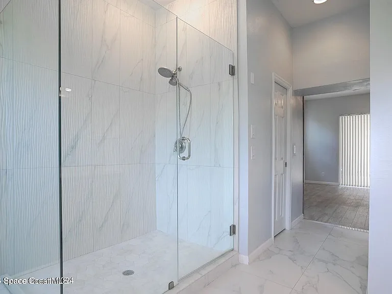 180 Tramore Pl — Photo 10