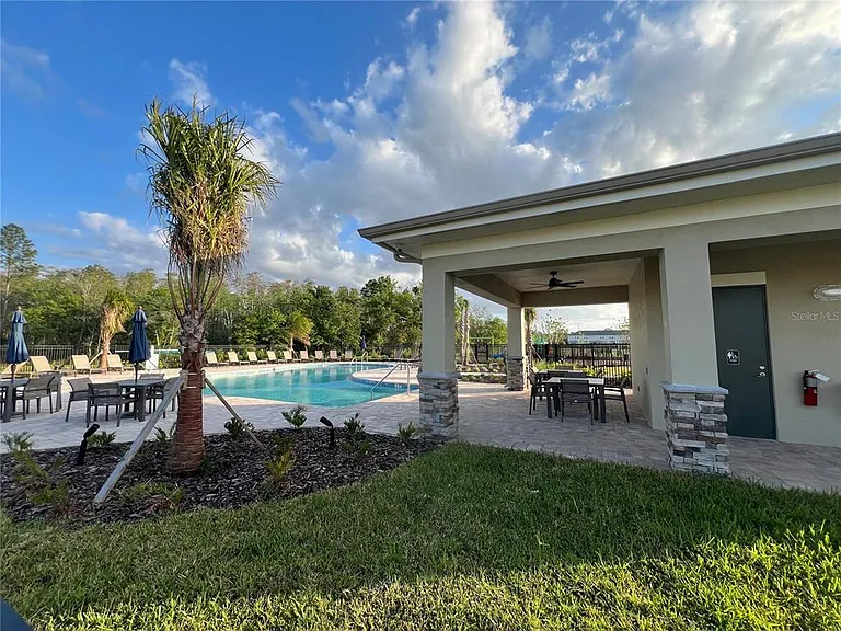 2211 Portrait St — Photo 10