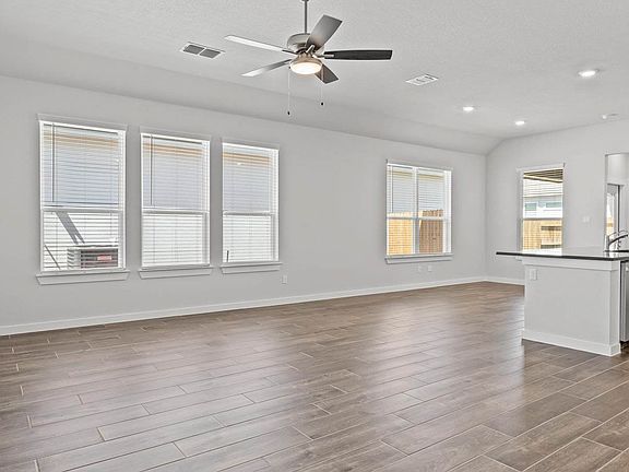4th image of 3711 Moru Oak Dr