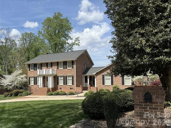 1636 Heatherloch Dr, Gastonia, NC 28054