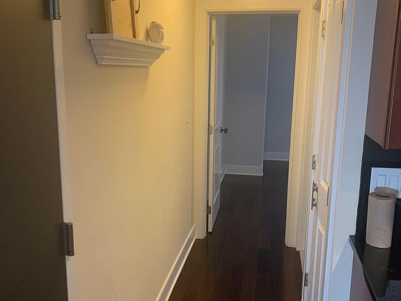 3rd image of 1522 Race St Unit 5