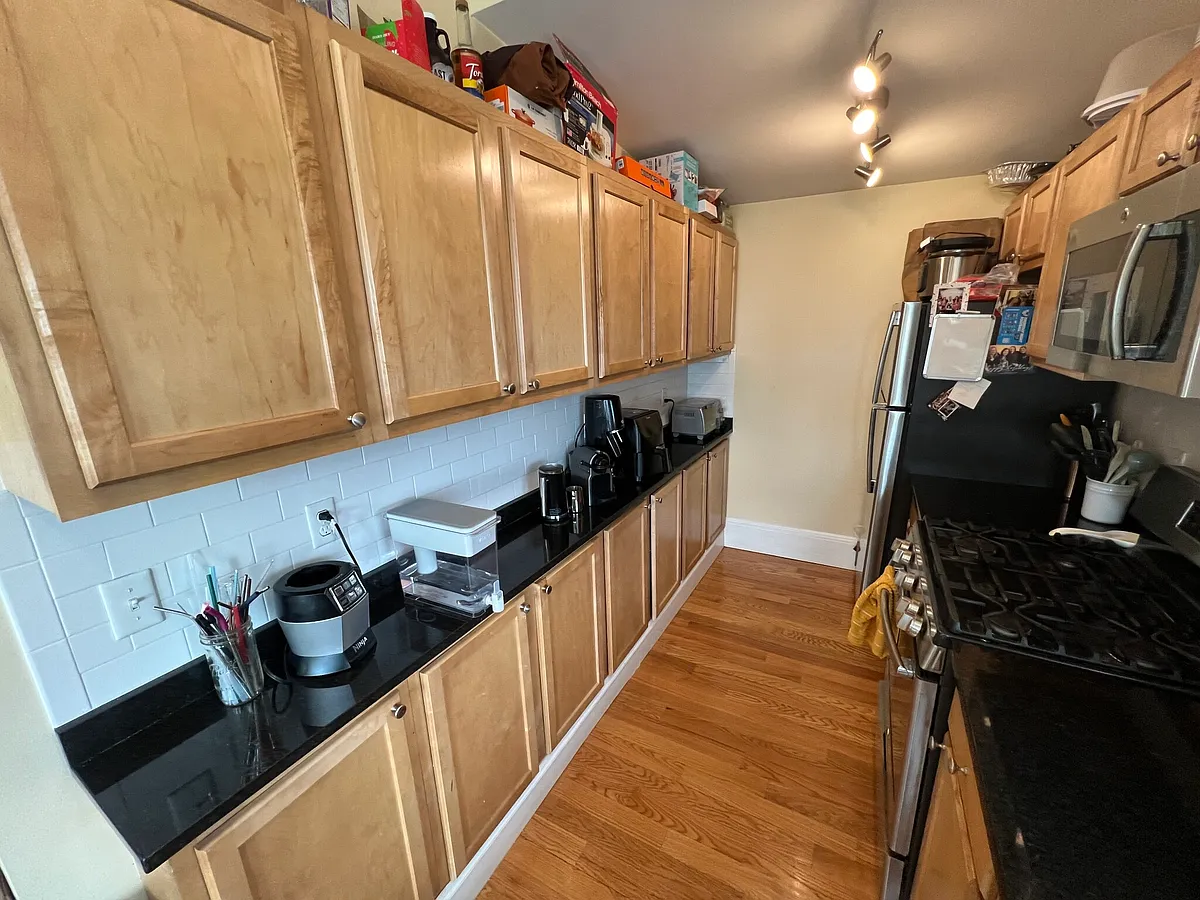 Building Photo - 46 Lowell St #2