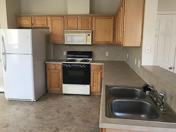 3rd image of 1481 E Old Settlers Blvd APT 402