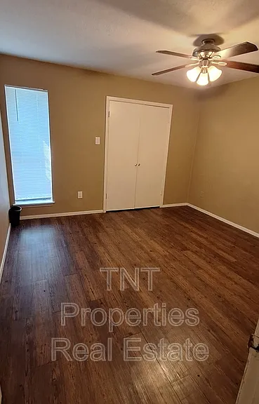 302 Manuel Dr #D — Photo 6