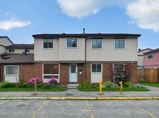 1918 Belmore Ln #13, Ottawa, ON K1B 4Z8
