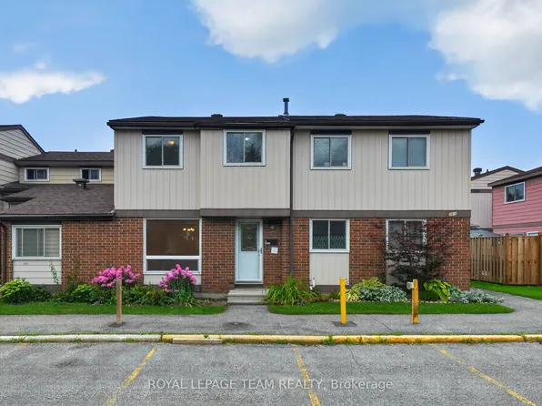 1918 Belmore Ln #13, Ottawa, ON K1B 4Z8