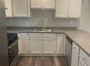 100 N Atkinson Rd APT G, Grayslake, IL 60030