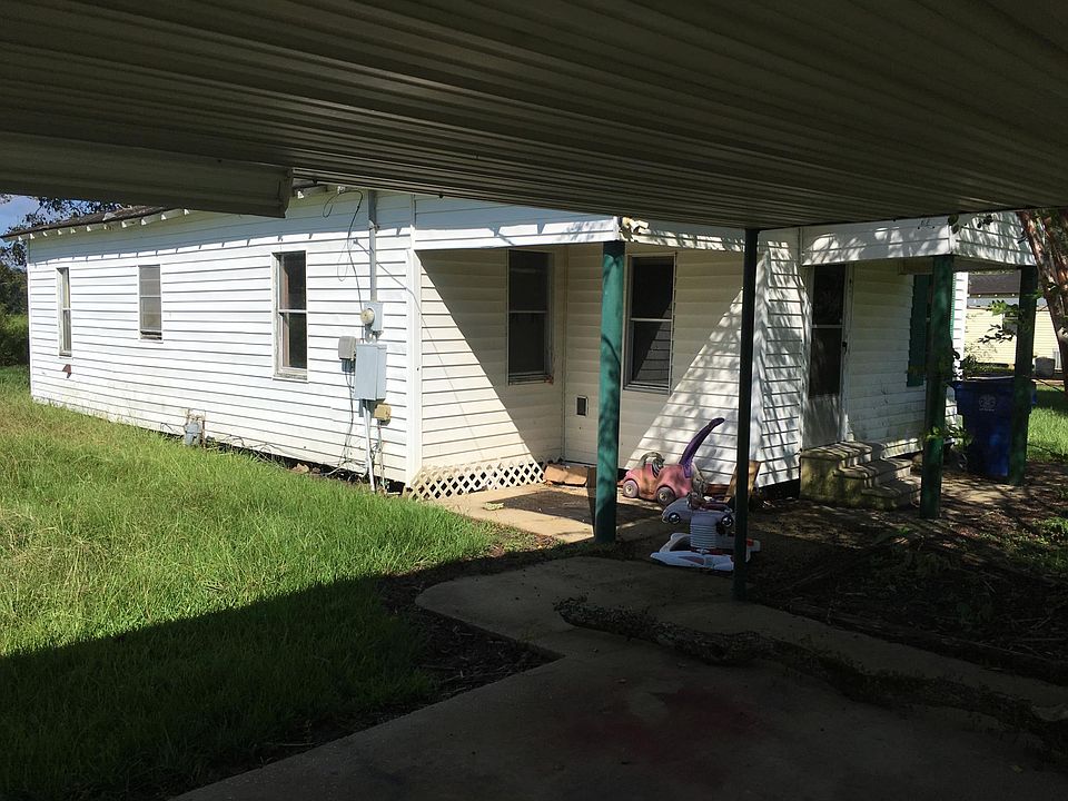 2nd image of 1020 Gotts Cove Rd
