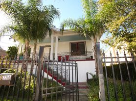 3316 Upperline Street, 102