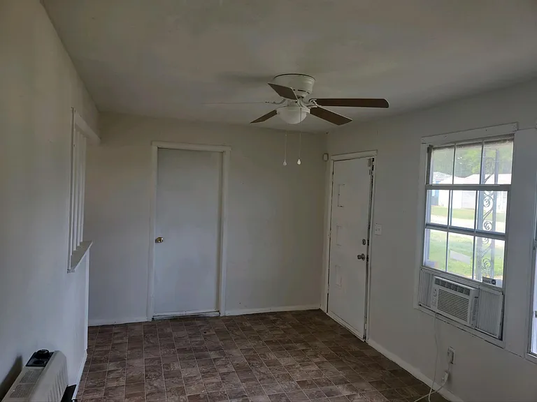 1813 Peachtree Ave — Photo 5