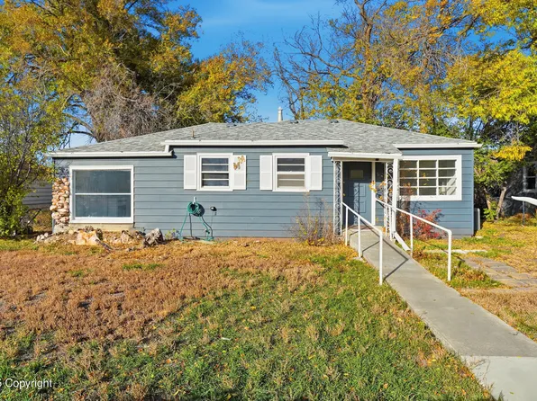 106 Frontier Ave, Newcastle, WY 82701