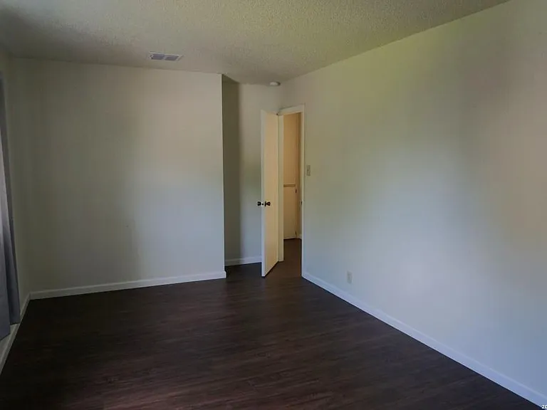 8435 Forest Ridge Dr — Photo 18
