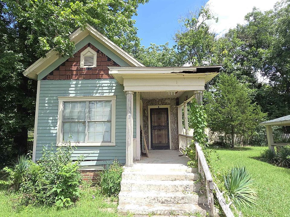 1st image of 1421 Maple St