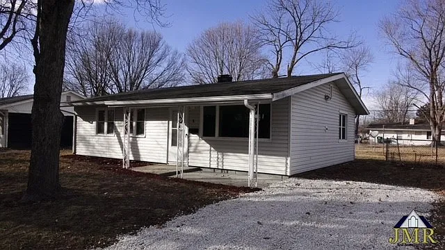 8 Drexel Dr photo 1