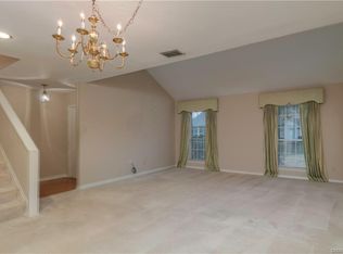 10027 Raintree Dr, Shreveport, LA 71115